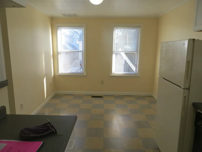40 Vine St #D — Photo 2