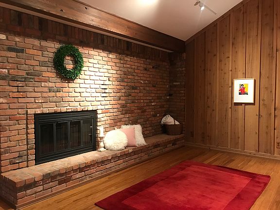 Fireplace Lounge