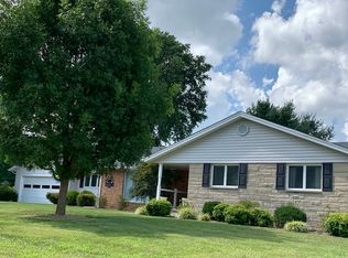 828 Hilldale Ave, Herrin, IL 62948