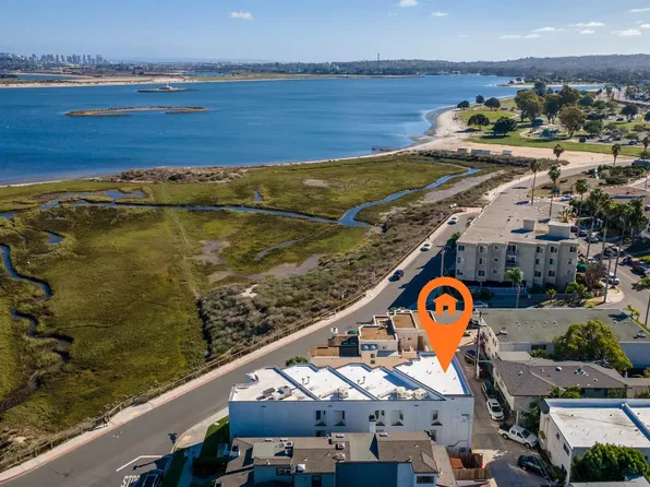 3920 Crown Point Dr, San Diego, CA 92109