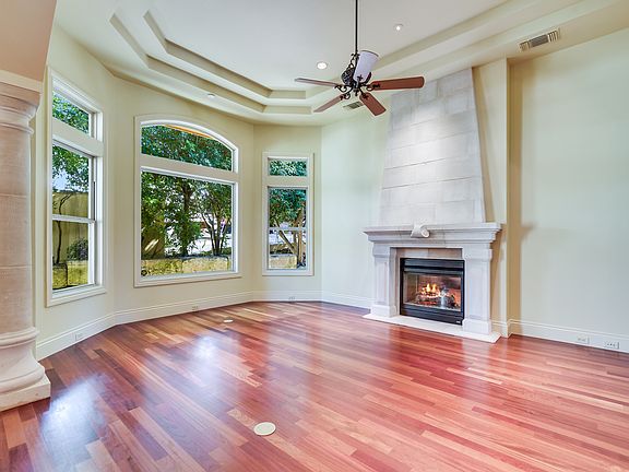 5th image of 10 Tuscany Ct