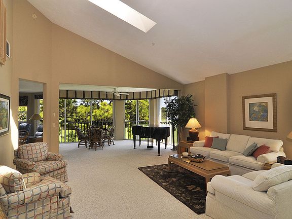 2nd image of 26910 Wedgewood Dr APT 306