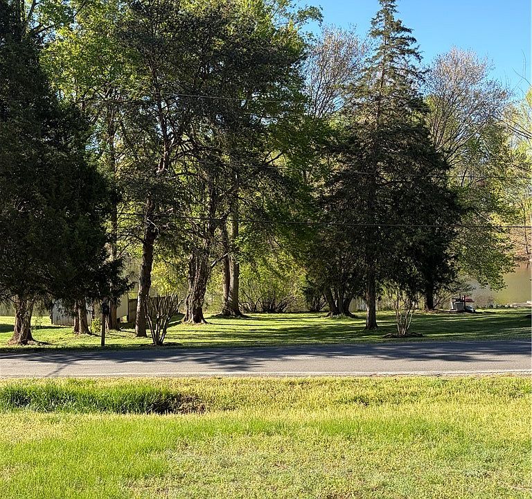 1st image of 2205 Overlook Rd
