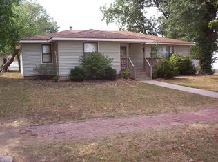 408 W Maple St, Columbus, KS 66725