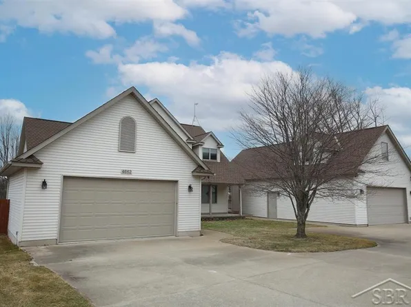 4662 Benchley Dr, Beaverton, MI 48612