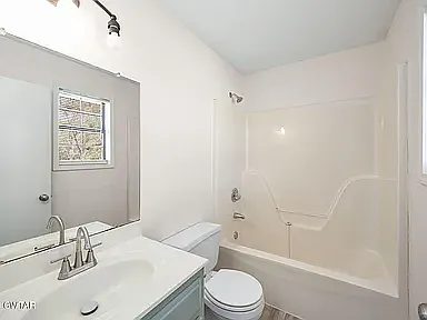 52 University Cv — Photo 7