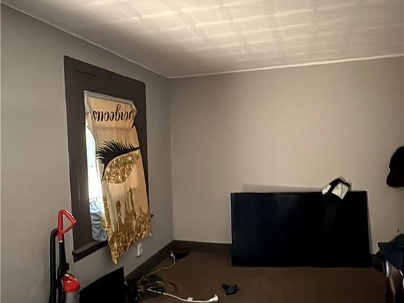 2nd image of 6821 Park Ave