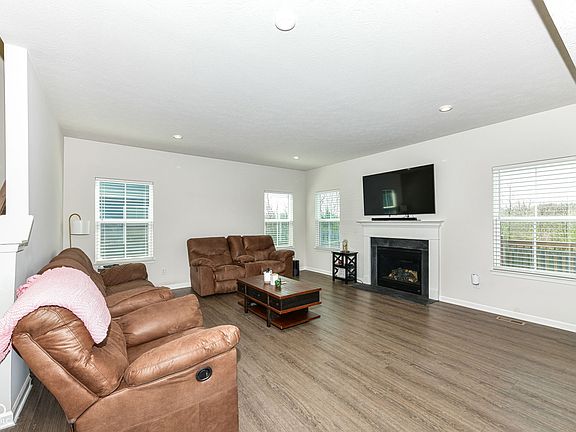 3rd image of 2642 Krasner Dr