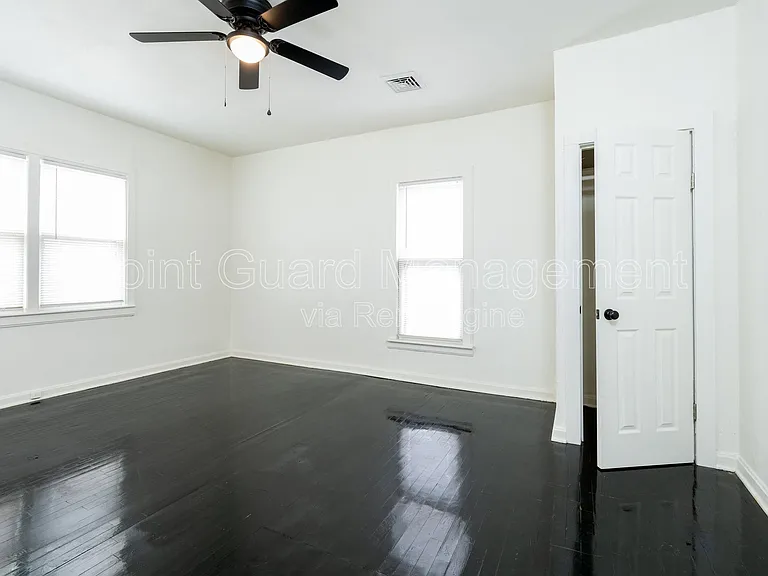 1827-1829 W Walker St #2 — Photo 13