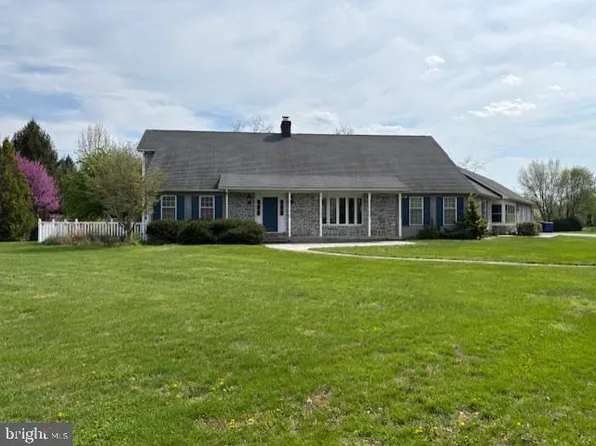 240 N Old Stonehouse Rd, Carlisle, PA 17015