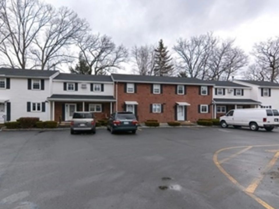 1st image of 25 Oak St APT C