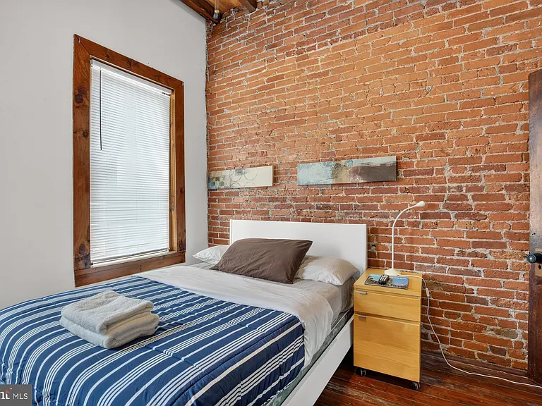 4107 Ludlow St — Photo 19