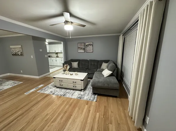 3440 Laura Ln, Saint Louis, MO 63125