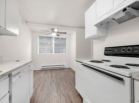 Quiet, Pet-Friendly Apartments with Free Parking in Bothell