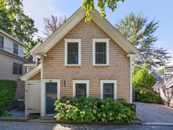 26 Cottage St, Provincetown, MA 02657