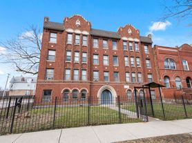 4344 Ellis MOBILITY ZONE