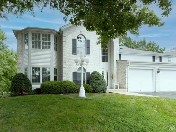 3671 Colonia Place Dr APT A, Saint Louis, MO 63125
