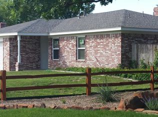 1906 Apache Dr, Dalhart, TX 79022