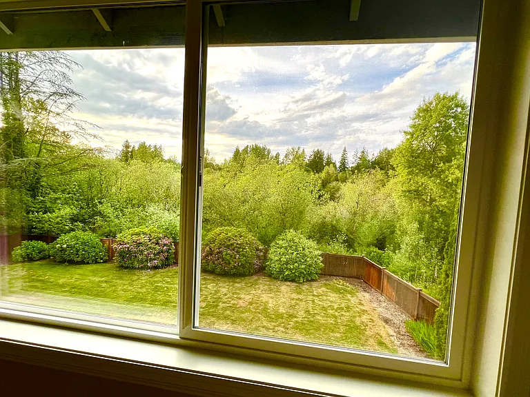 Guest Bedroom 1 - Greenbelt View