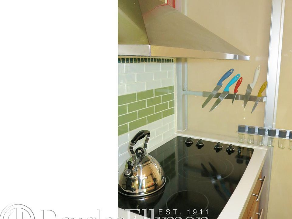 2nd image of 252 E 77th St APT 5