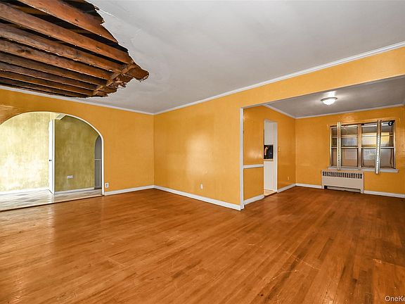 3rd image of 2255 Parkhurst Road