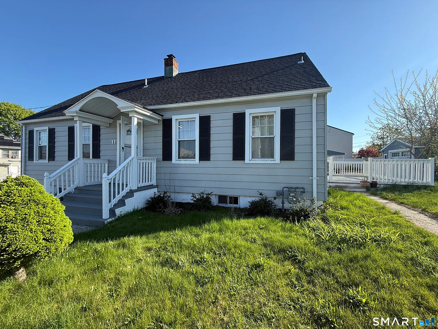4 bed, 2.0 bath, 1450 sqft, $3,800 — Photo 2