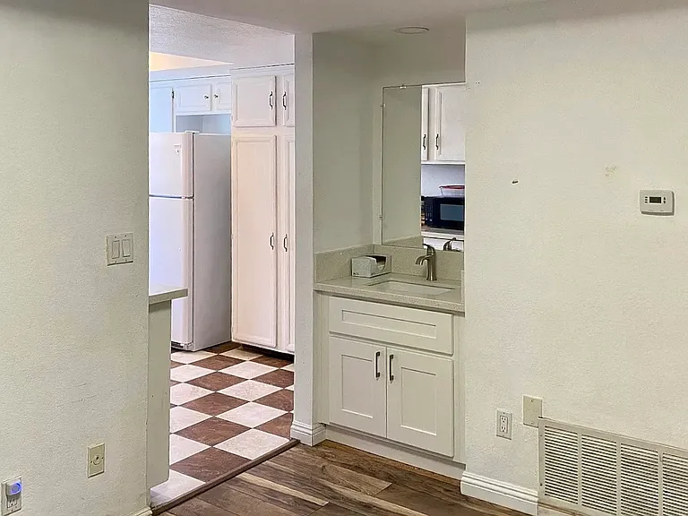 4052 Mahaila Ave #F — Photo 14