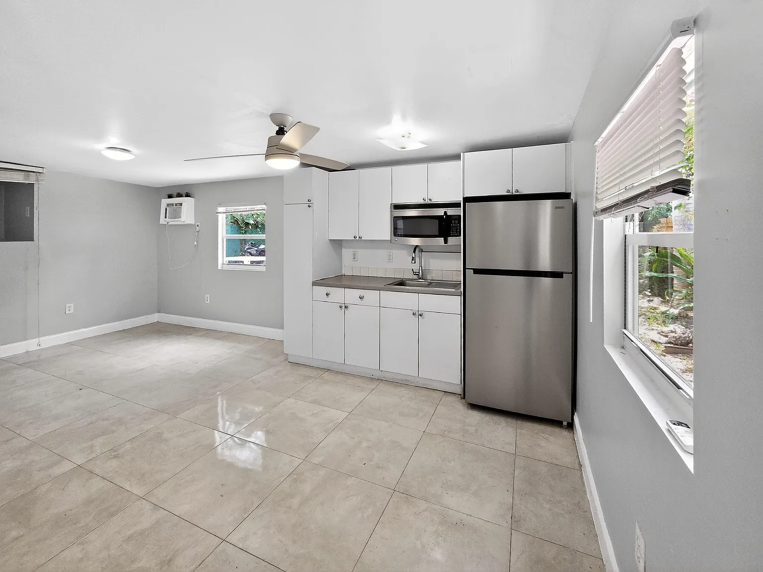 5 bed, 3.0 bath, 2040 sqft, $1,375 — Photo 3