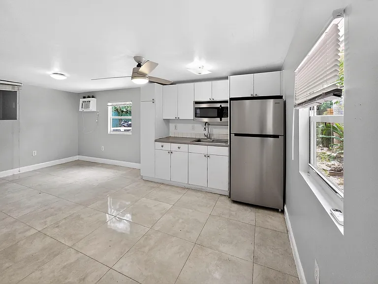 2438 NE 184th St — Photo 3