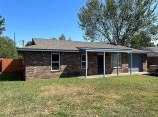 518 NW Highland Dr, Bartlesville, OK 74003
