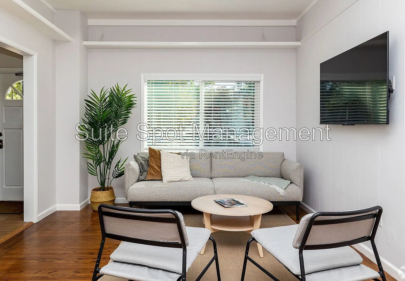 Studio, 150 sqft, $1,800 — Photo 4