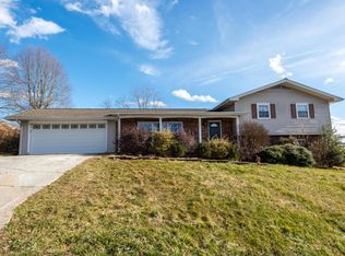 101 Briarwood Rd, Clinton, TN 37716