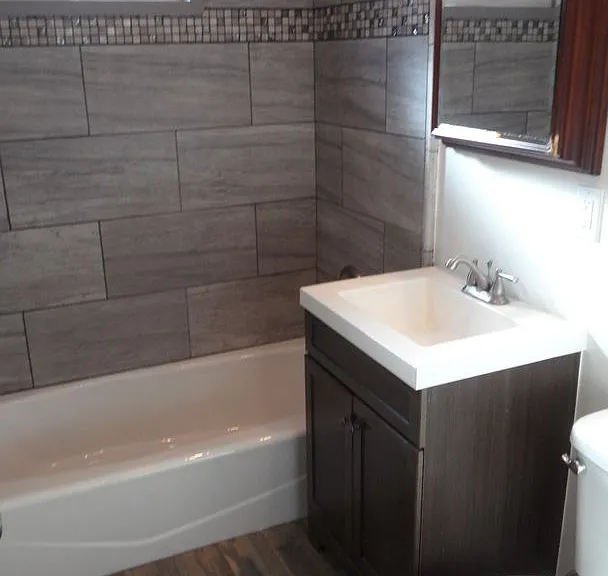 204 & 204-1/2 E Mills Dr — Photo 9