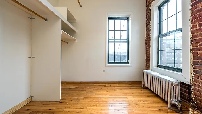 Rented by Nooklyn NYC LLC | media 19