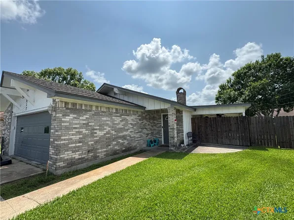 217 Versailles St, Victoria, TX 77904