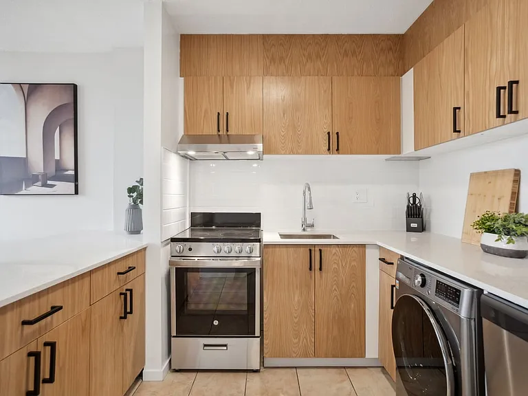 1305 W 12th Ave — Photo 61