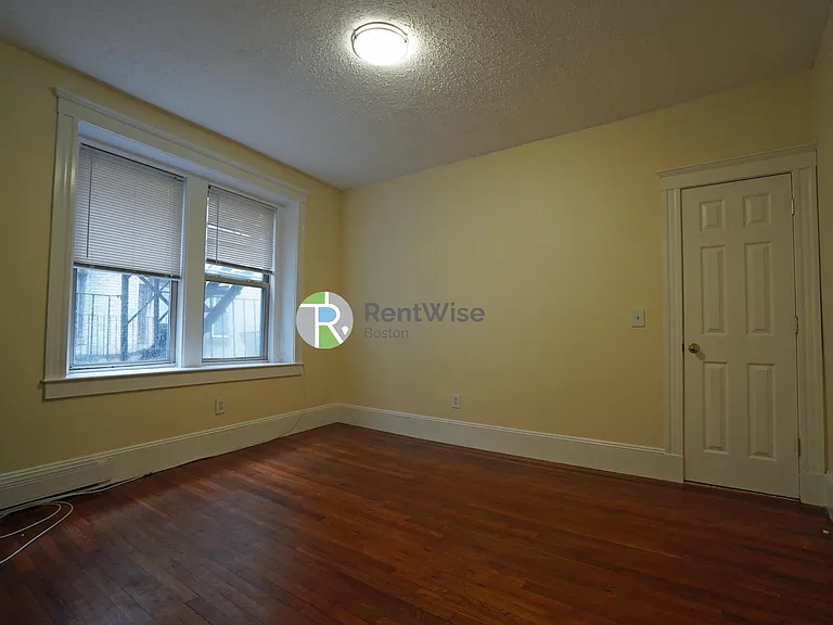 55 Park Dr #9 — Photo 1