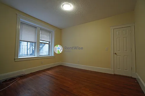 55 Park Dr Photo 1