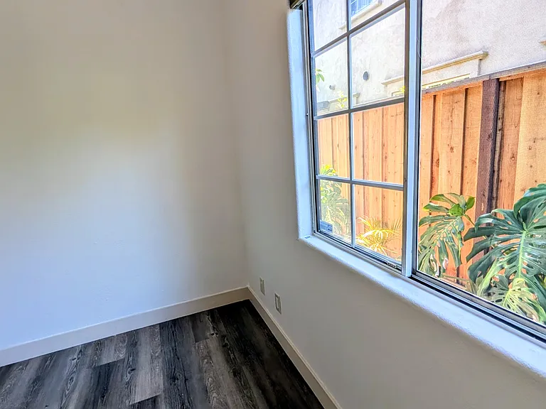 282 College Ave — Photo 6