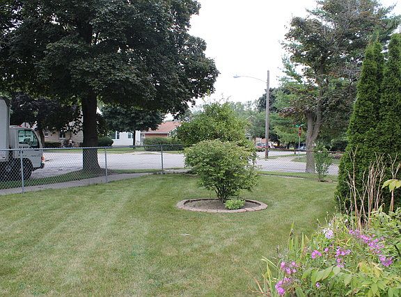 4th image of 510 N Elmwood Ave