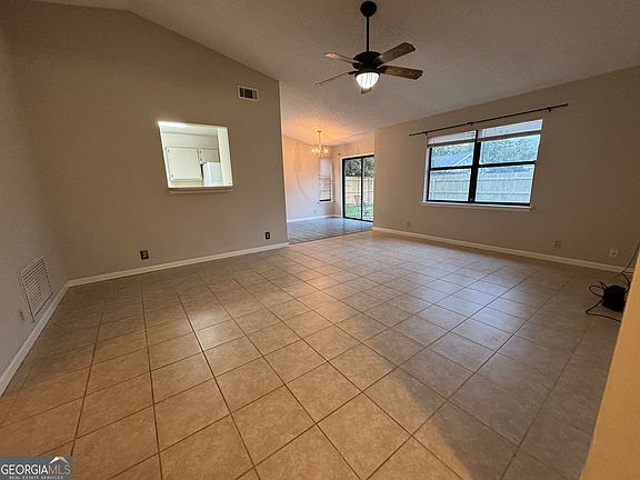 2nd image of 805 Westgate Cir