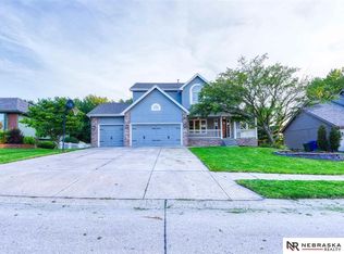 2107 Dana Ln, Papillion, NE 68133
