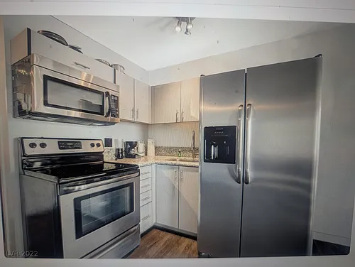 4600 University Center Dr #188 Photo 1