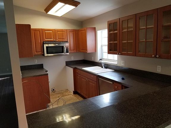 3rd image of 333 NE 12th Ave