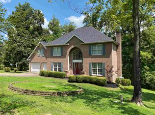 17 Briar Oaks Dr, Huntington, WV 25704