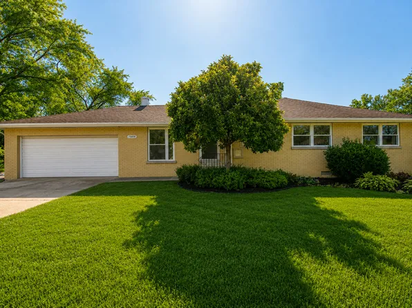17649 65th Ave, Tinley Park, IL 60477