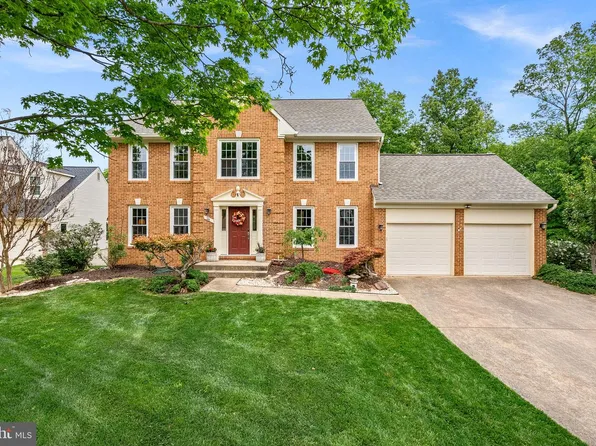 26 Griswold Ct, Sterling, VA 20165