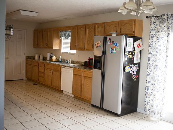 5th image of 280 Woodland Ln