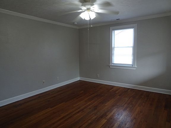 3rd image of 5929 Orcutt Ave