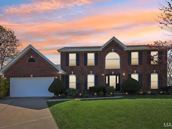 4 Westmont Pl, Saint Charles, MO 63303